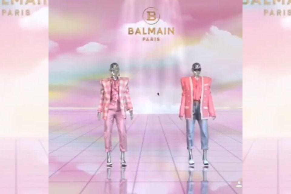 Manequins no showroom virtual da Balmain