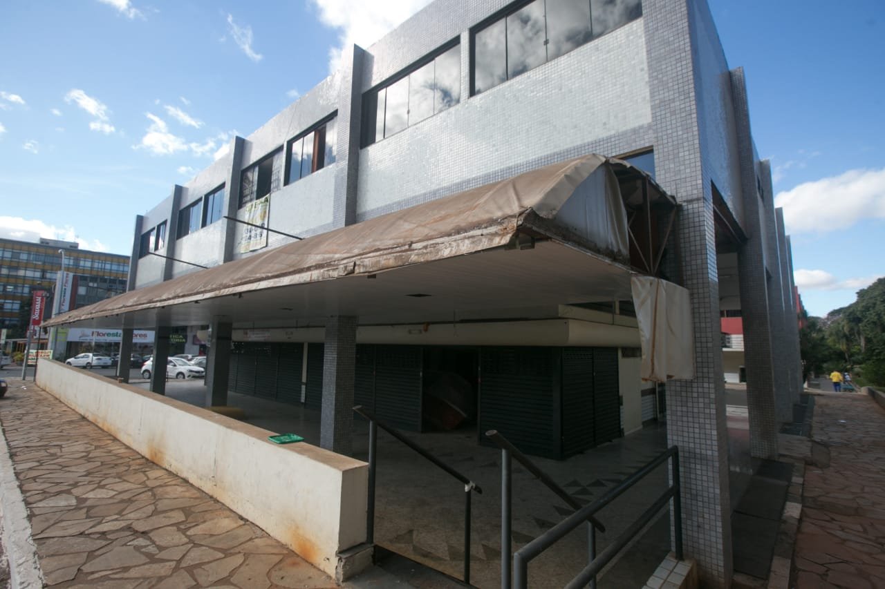 Imóvel comercial desocupado na 306 Norte, Restaurante Talher Brasil, na 306 norte, encerra definitivamente as atividades.
