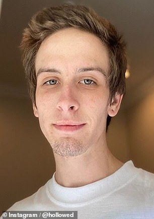 Travis Robinson sorrindo