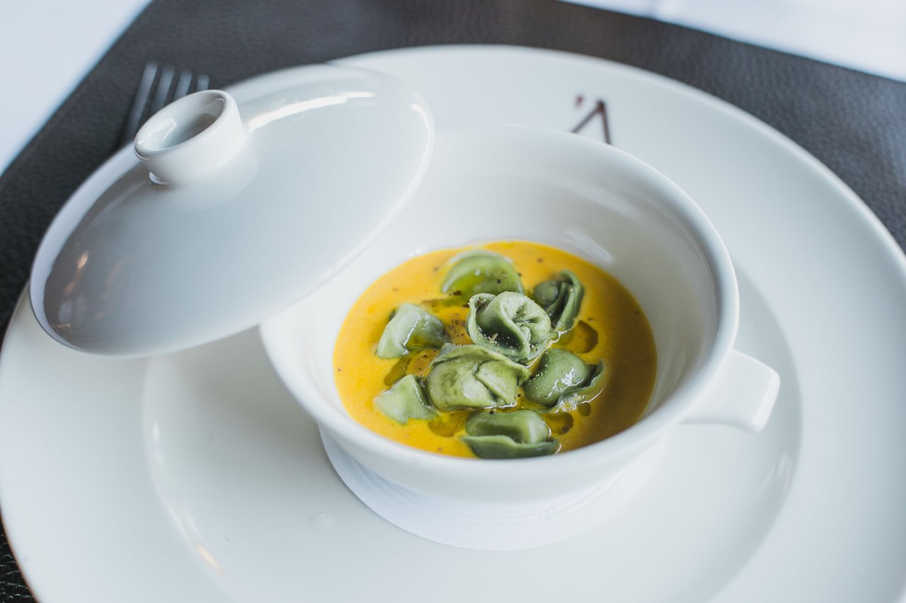 Crema di zucca con capeletti ci capra e tartufo