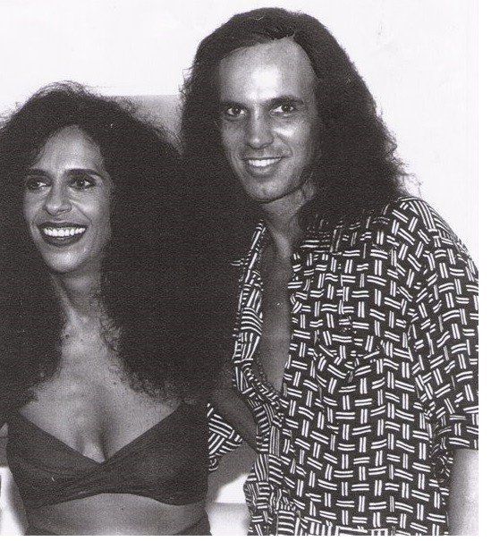 Ator revela que fez sexo a tr s com Caetano Veloso e ex mulher do