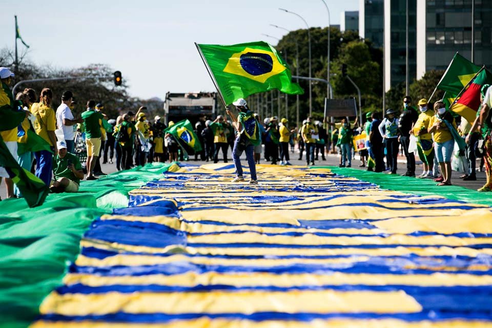 Manifestantes pró e contra Bolsonaro fazem manifestação na Esplanada (21/6)