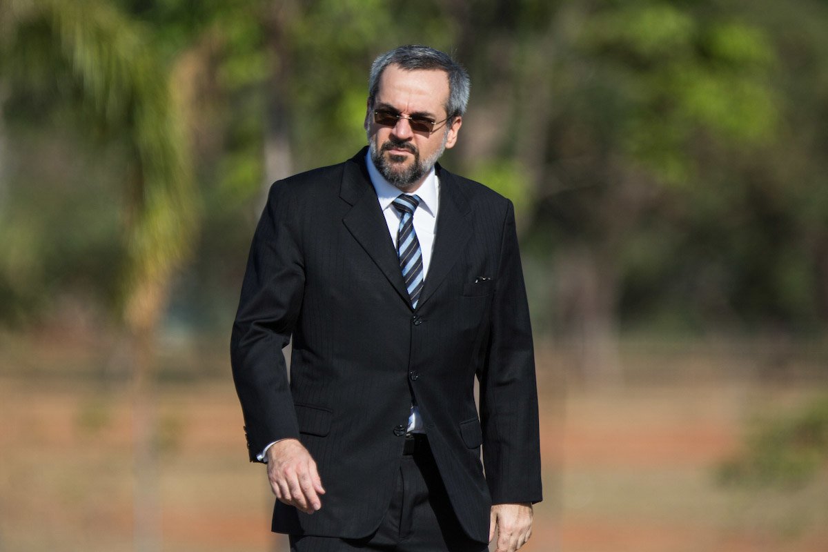 Ministro da Educação Abraham Weintraub. Presidente e ministros participam do hasteamento da bandeira no Palácio da Alvorada.