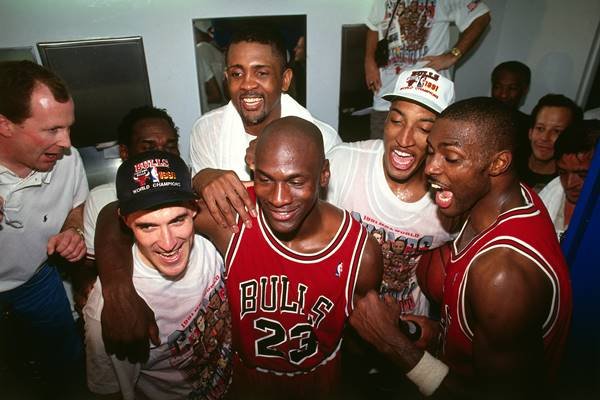 Michael Jordan e jogadores do Chicago Bulls