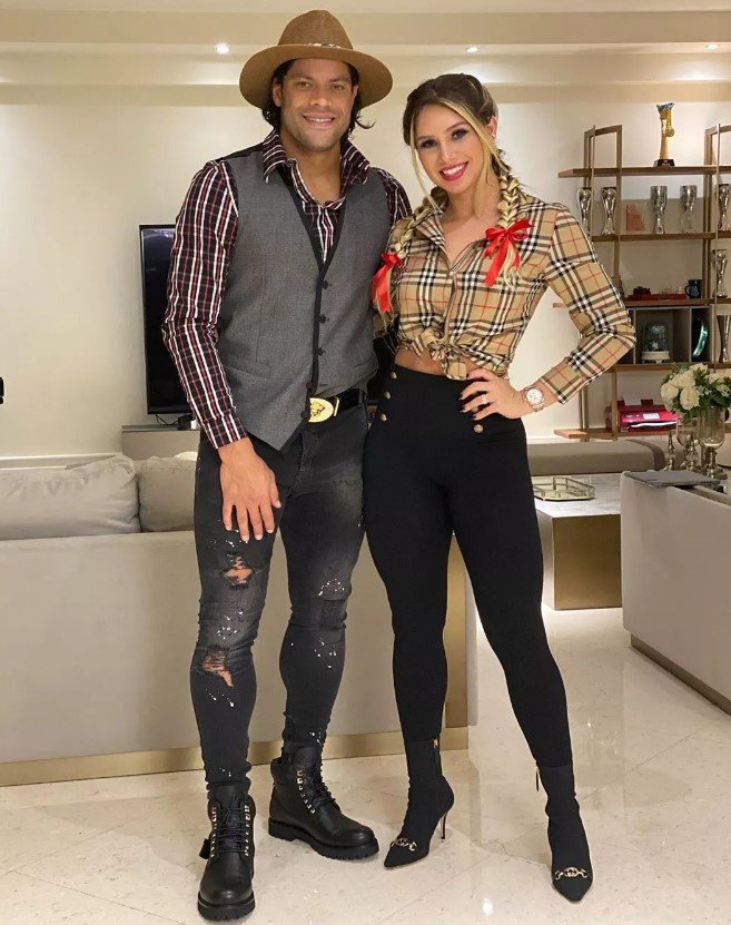 Hulk e Camila Ângelo