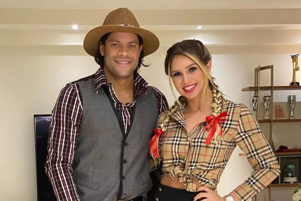 Hulk Paraíba e Camila Ângelo anunciam gravidez: “Coração cheio”