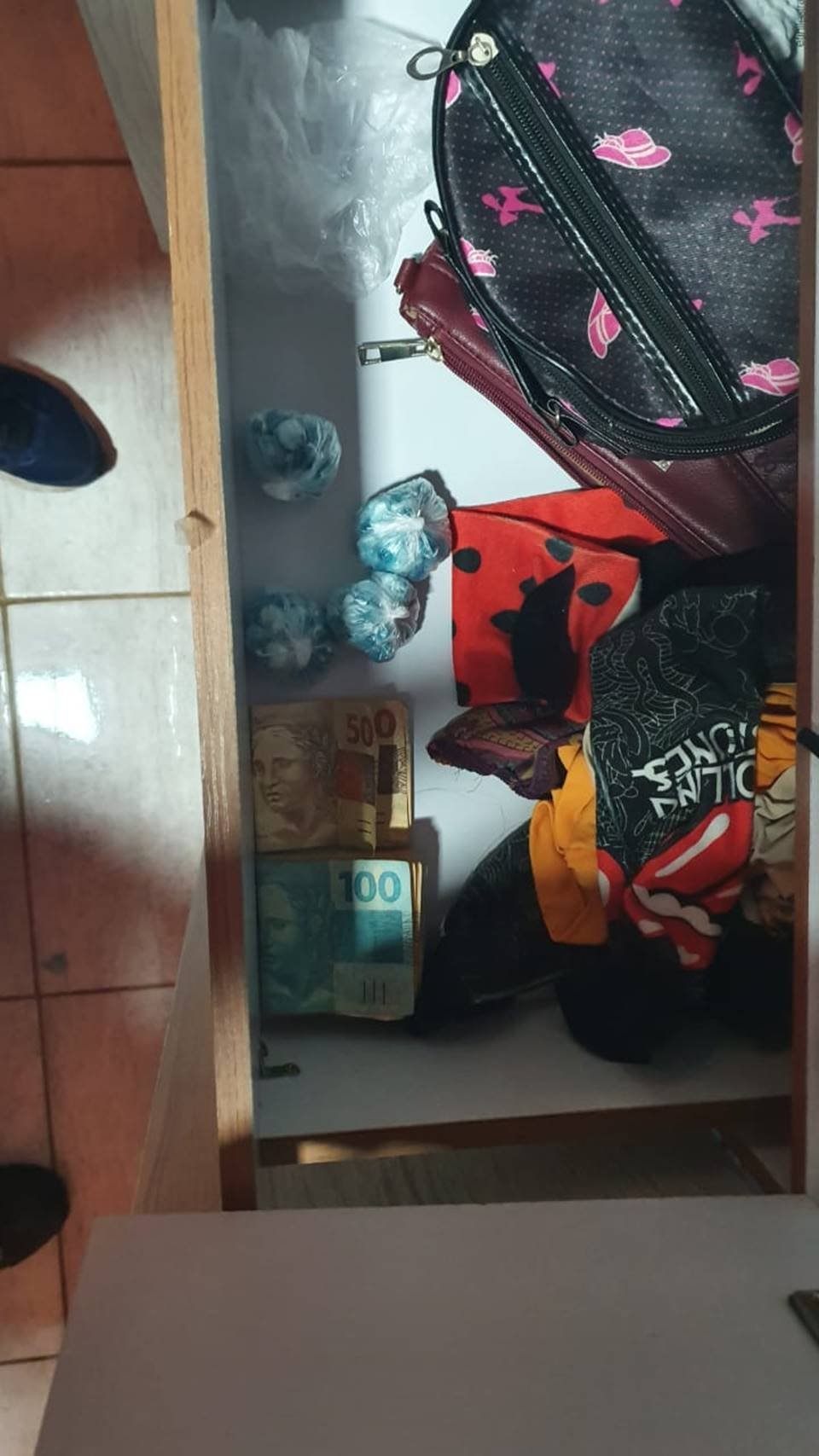 drogas e dinheiro