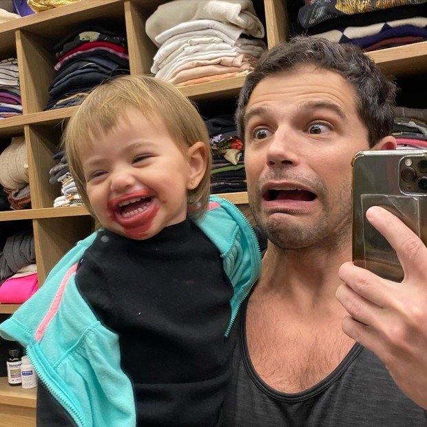 Zoe rouba maquiagem de Sabrina Sato