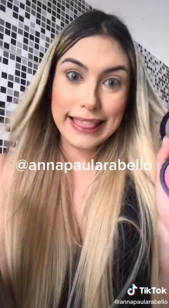 Anna Paula Rabello