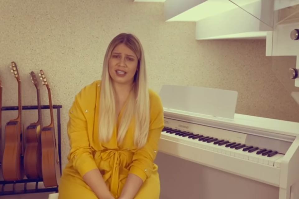 Marília Mendonça gravou clipe em casa