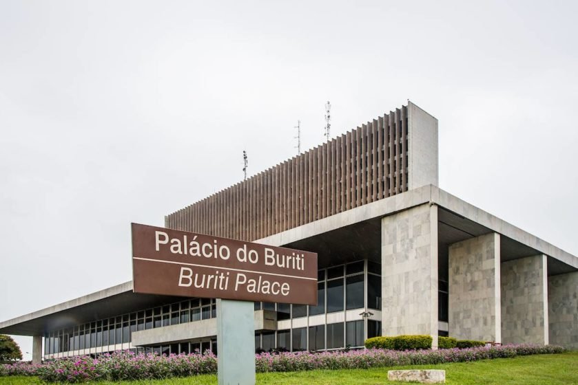 Documento do GDF sugere dias para reabertura de academias, bares e escolas