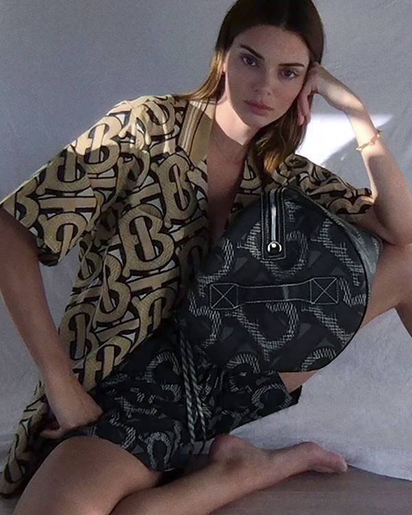 Modelo Kendall Jenner em campanha de moda