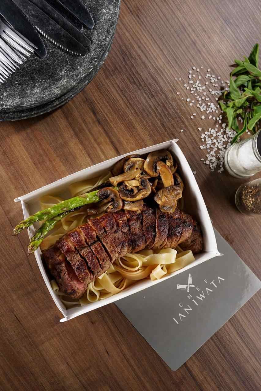 Carne e macarrão