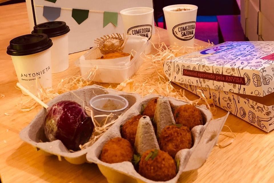 Kit junino com comidas típicas