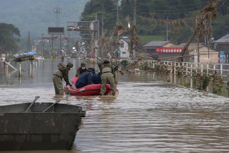 Chuvas fortes no oeste do Japão obrigam a retirada de 75 mil pessoas
