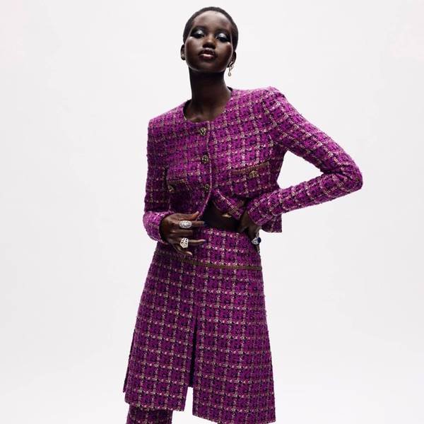 Adut Akech usando look da Chanel de outono/inverno 2020/21 haute couture