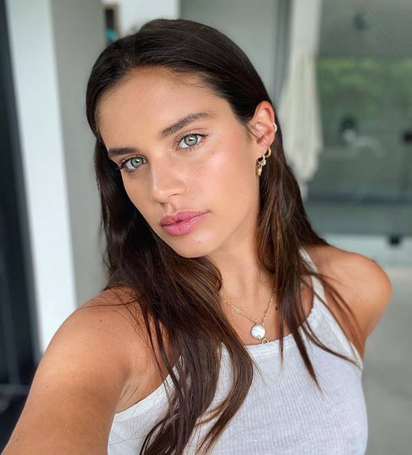 Selfie da modelo portuguesa Sara Sampaio
