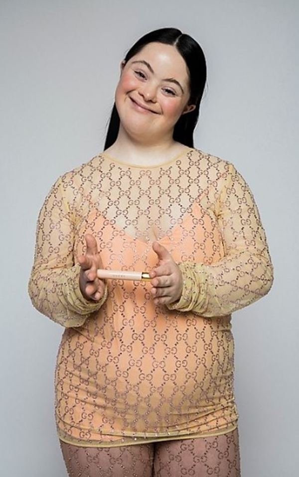 Modelo com síndrome de Down Ellie Goldstein