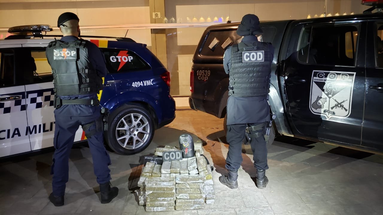 policiais