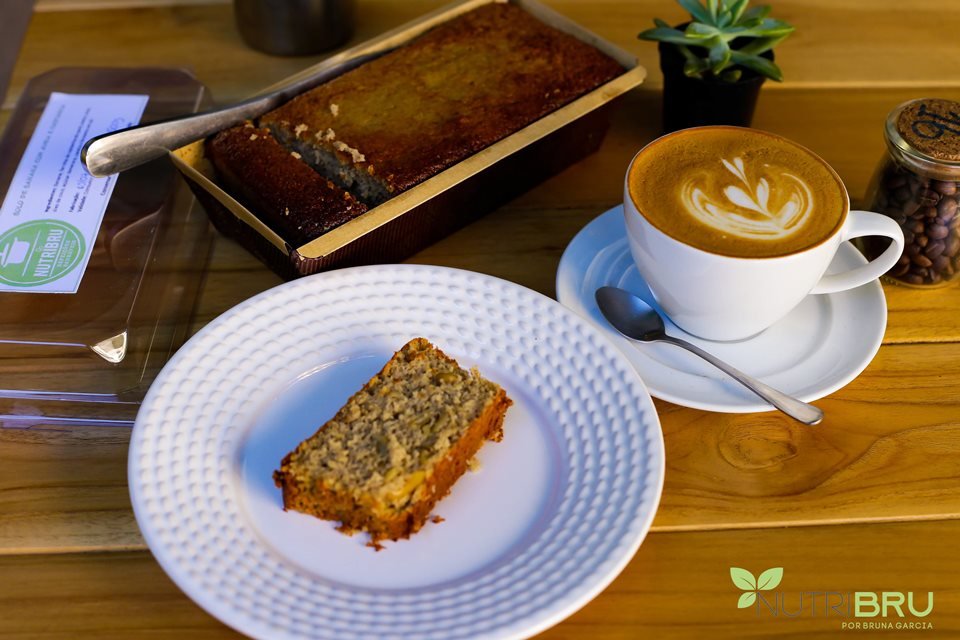Lanches, bolo e café