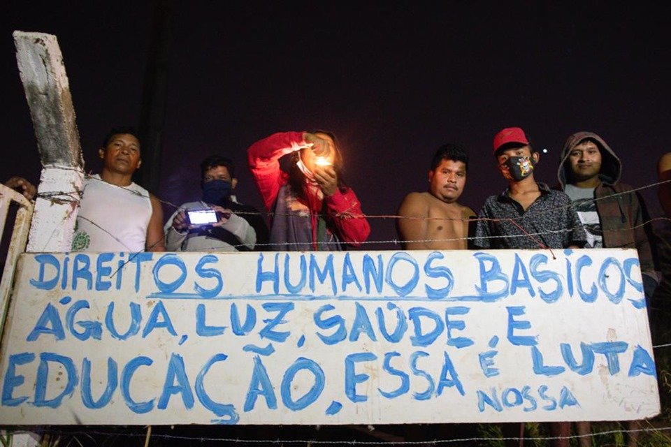 Indígenas fazem funcionários da Terracap reféns