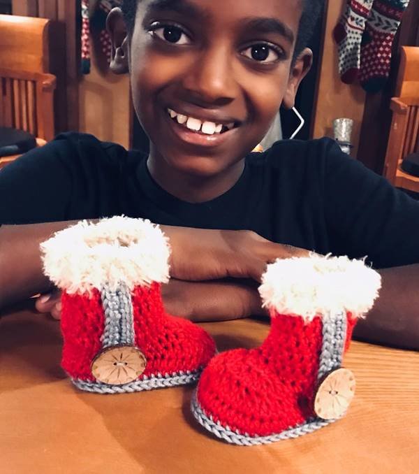Botinhas de Natal de crochê de Jonah Larson