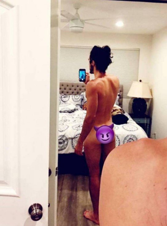 Suposto nude Tiago Iorc