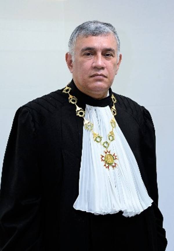 Desembargador federal I'talo Mendes