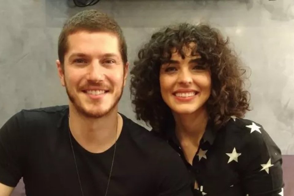Caio Paduan e Julia Konrad