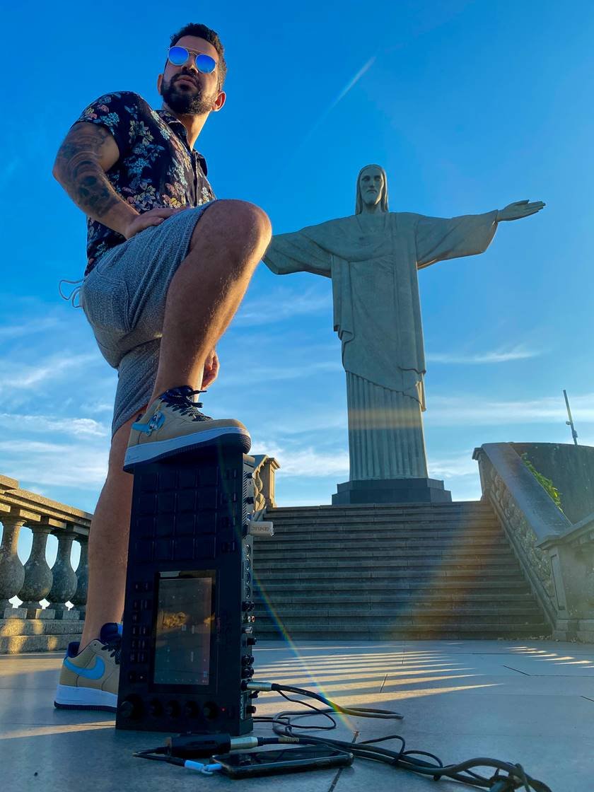 Dennis DJ