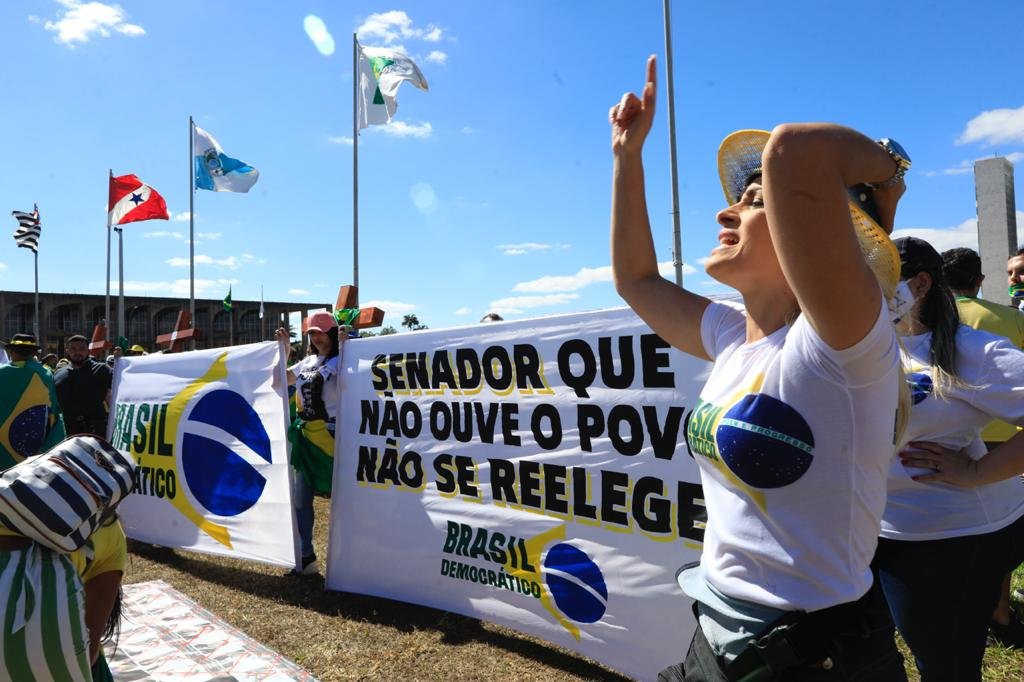 Manifestantes se reúnem na Esplanada em ato de apoio a Bolsonaro (19/07/2020)