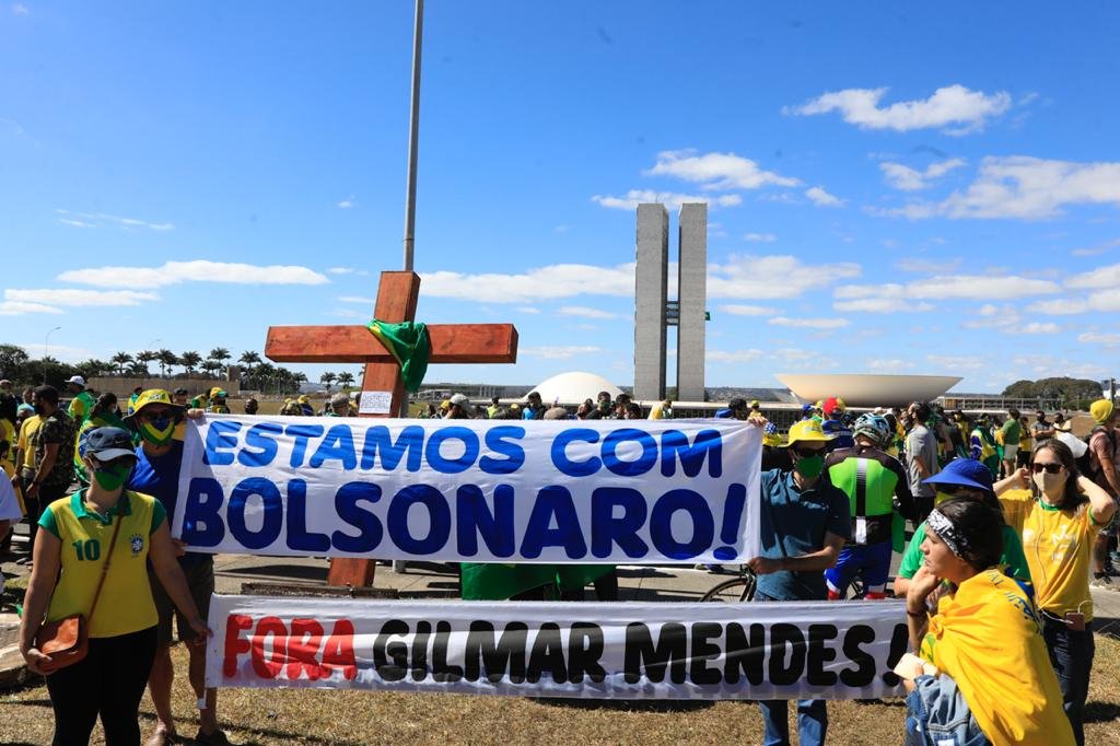 Manifestantes se reúnem na Esplanada em ato de apoio a Bolsonaro (19/07/2020)