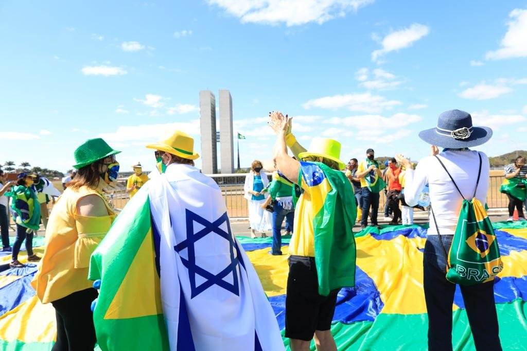 Manifestantes se reúnem na Esplanada em ato de apoio a Bolsonaro (19/07/2020)
