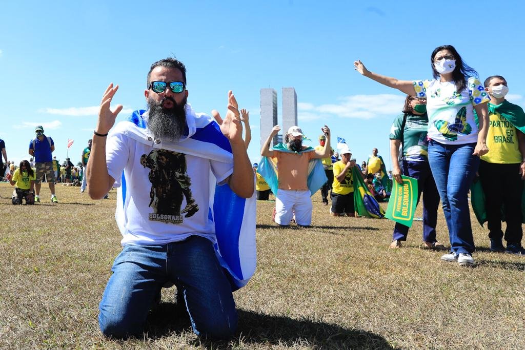 Manifestantes se reúnem na Esplanada em ato de apoio a Bolsonaro (19/07/2020)
