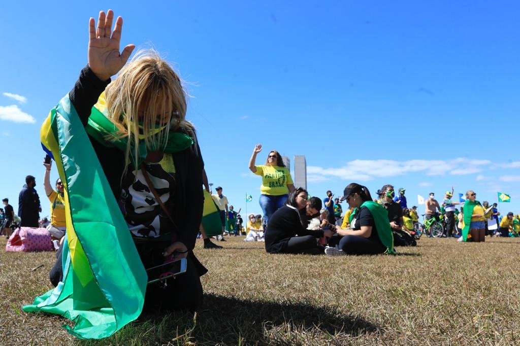 Manifestantes se reúnem na Esplanada em ato de apoio a Bolsonaro (19/07/2020)