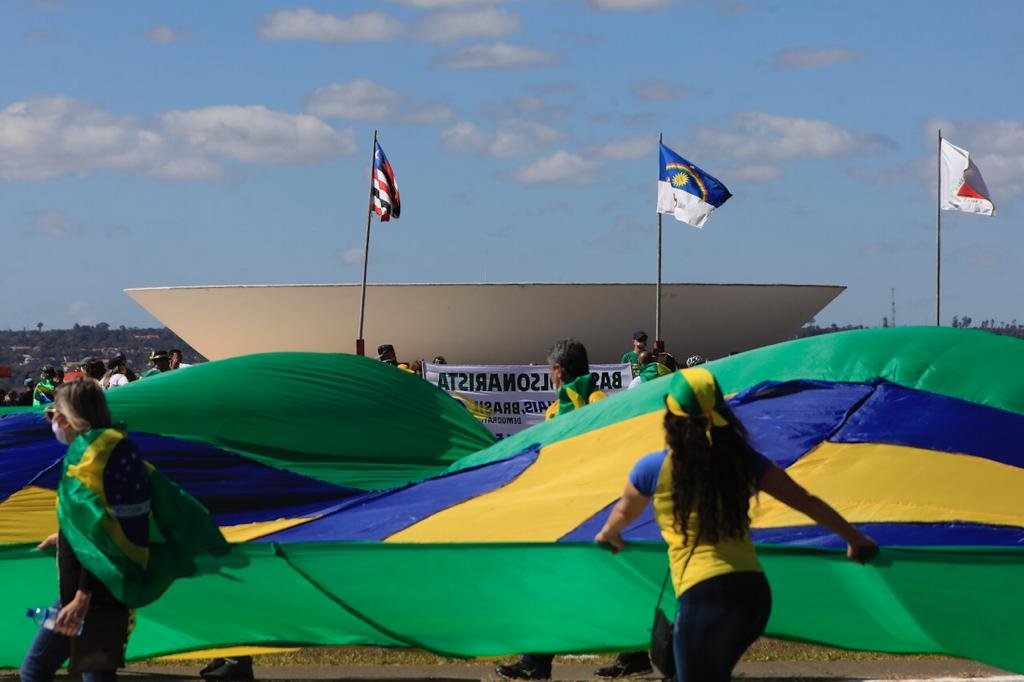 Manifestantes se reúnem na Esplanada em ato de apoio a Bolsonaro (19/07/2020)