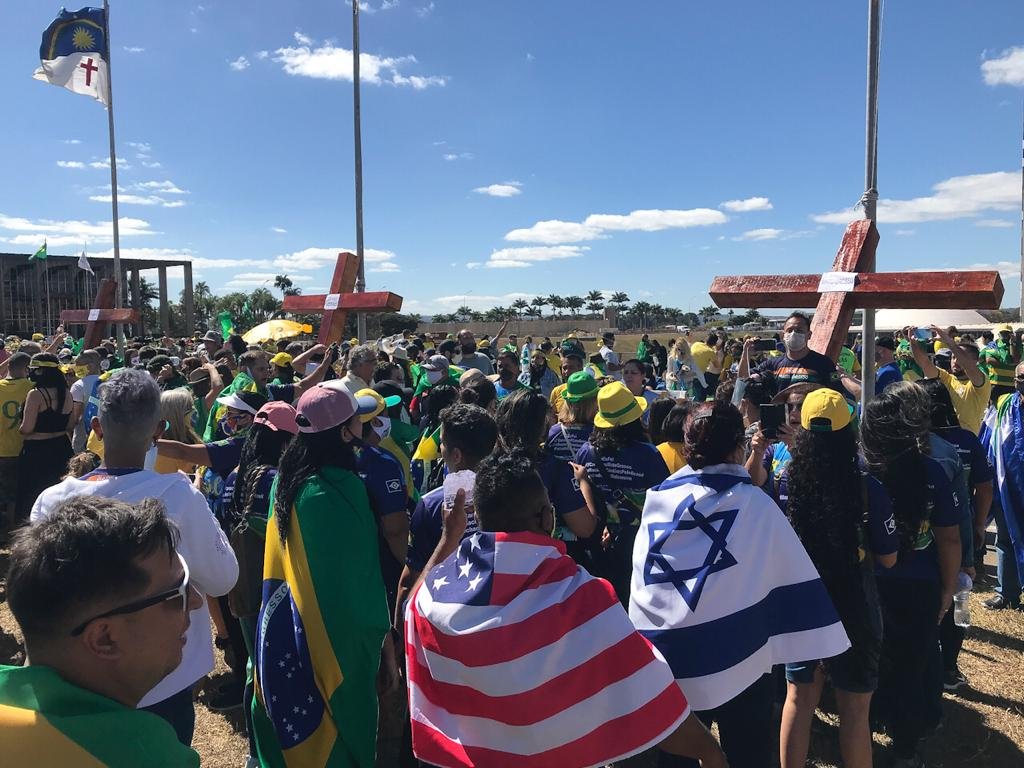Manifestantes se reúnem na Esplanada em ato de apoio a Bolsonaro (19/07/2020)