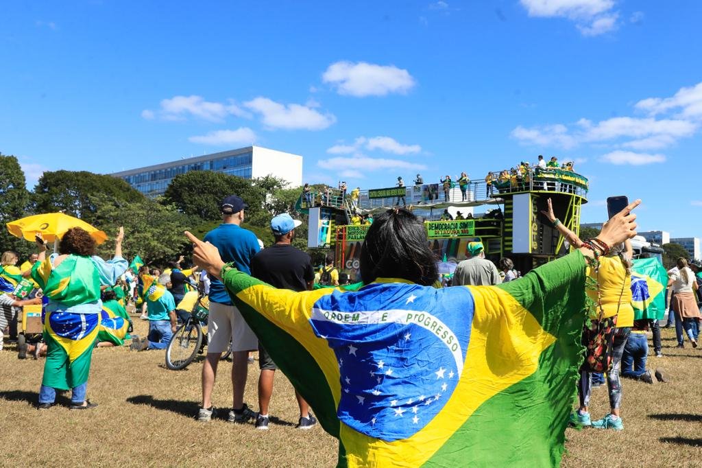 Manifestantes se reúnem na Esplanada em ato de apoio a Bolsonaro (19/07/2020)