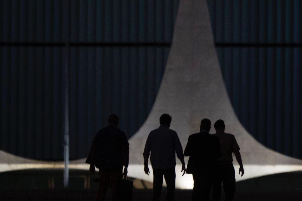 Bolsonaro na portaria do Alvorada