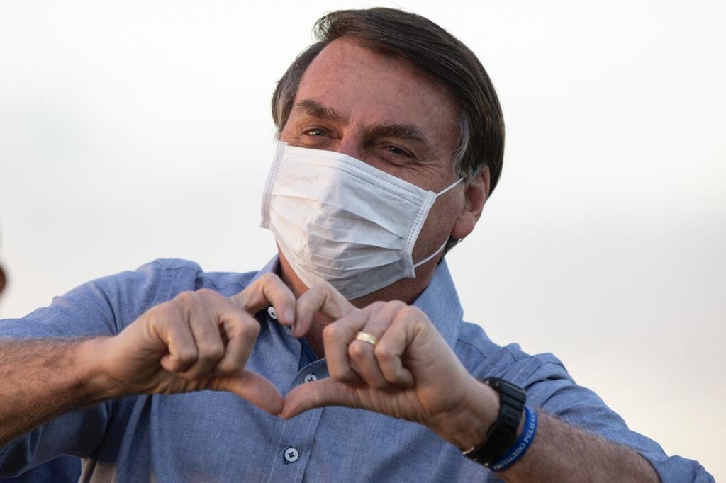 Bolsonaro na portaria do Alvorada