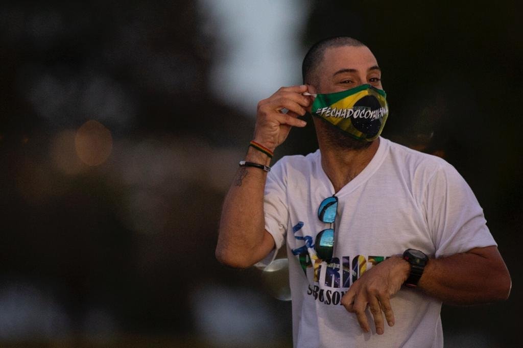 Bolsonaro na portaria do Alvorada
