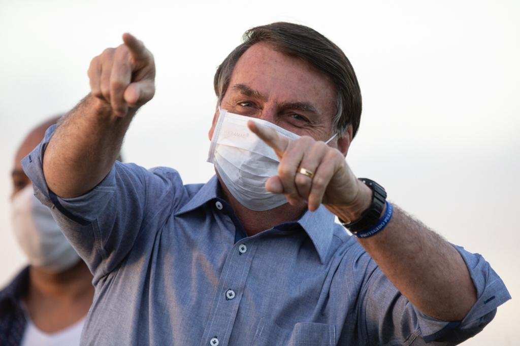 Bolsonaro na portaria do Alvorada