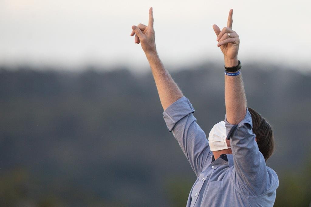Bolsonaro na portaria do Alvorada