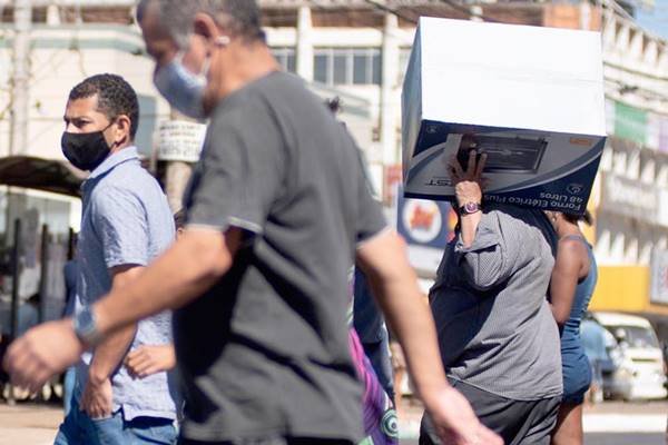 Reabertura do comércio em Ceilândia durante a pandemia, após restrições
