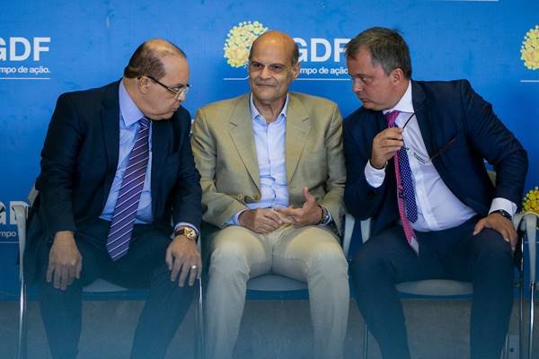 Governador do Distrito Federal, Ibaneis Rocha (MDB), vice-governador Paco Britto (Avante) e André Clemente em evento no dia 29 de outubro de 2020