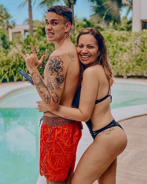 Filho de Solange Almeida