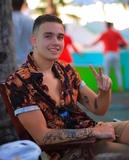 Filho de Solange Almeida