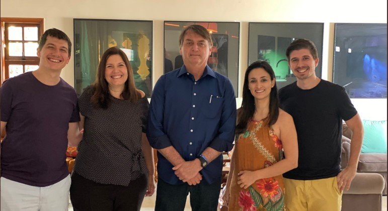 Bolsonaro visita a deputada Bia Kicis