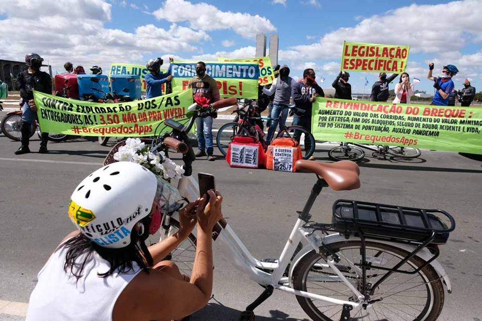 Motoboys participam de paralização nacional em Brasília