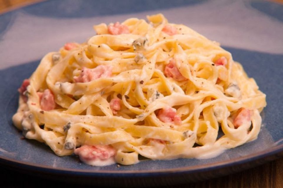 Linguine com gorgonzola - Renata